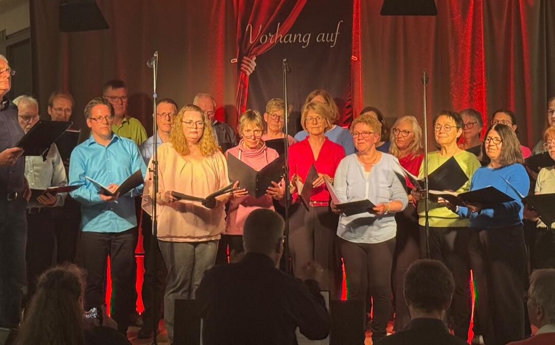 Kleiner Chor bei „VORHANG AUF“